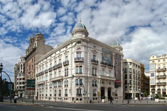 Edificio del Centro Cultural Bancaja